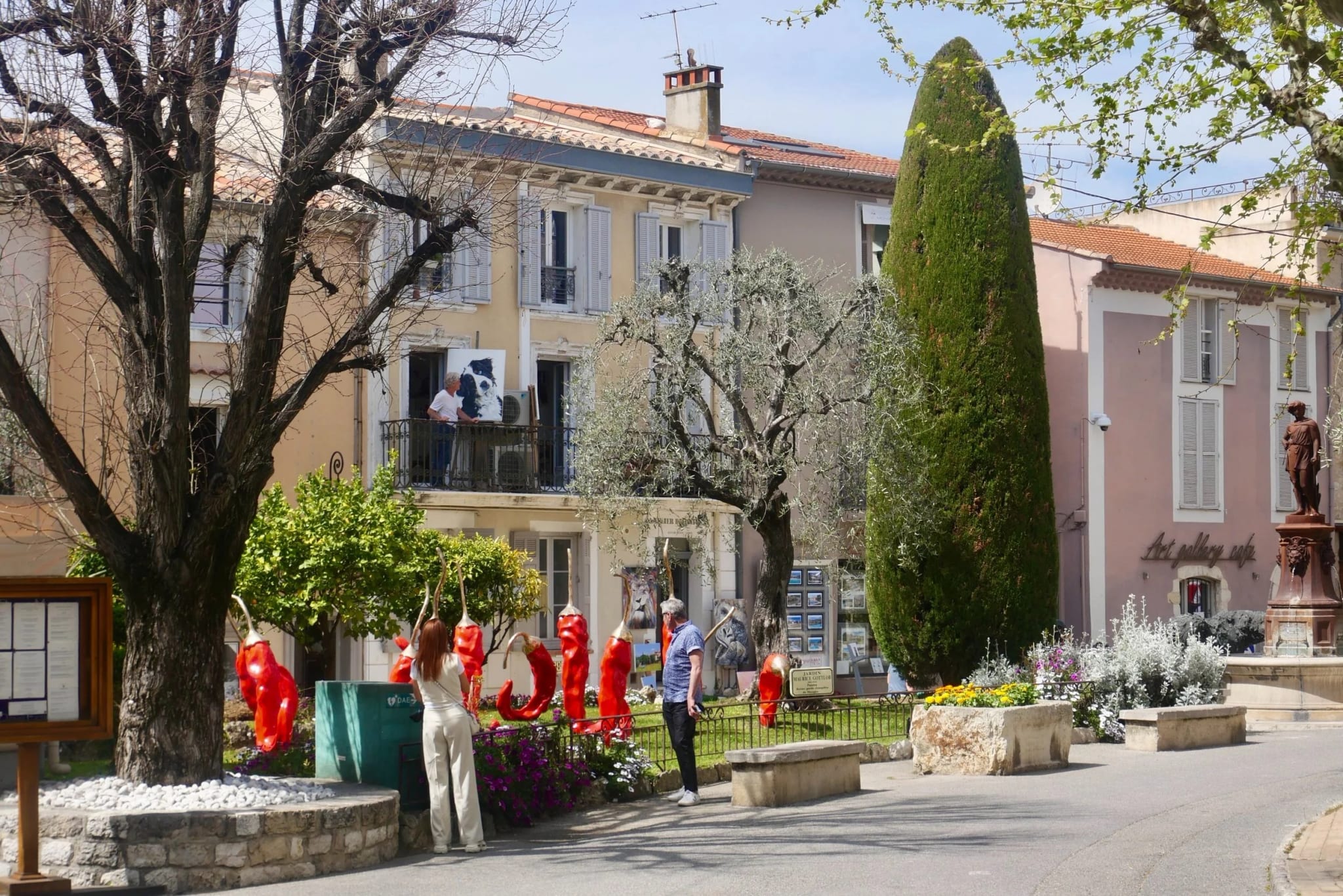 mougins.webp