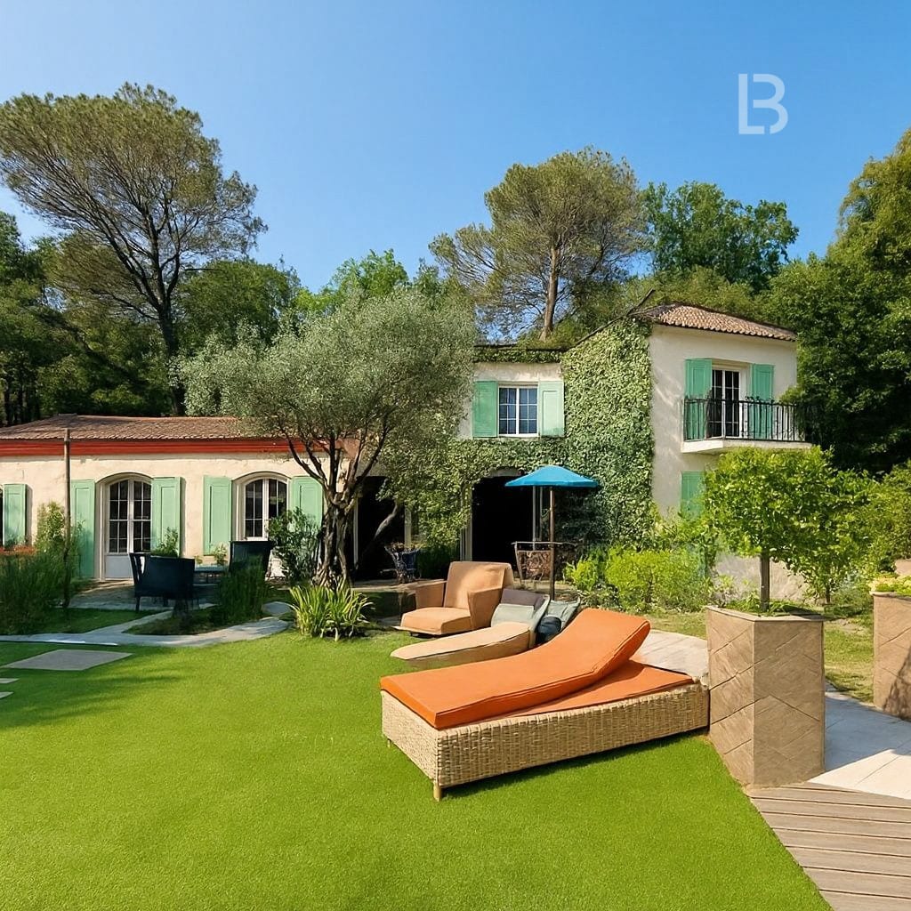 Superbe villa provençale avec vue mer et piscine dans un quartier calme de Roquefort-les-Pins